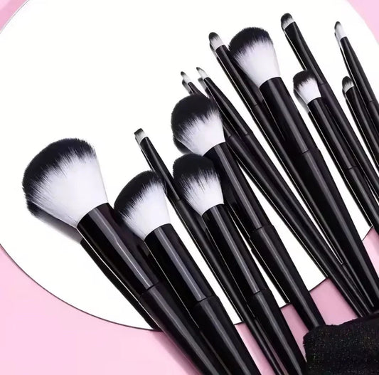 13 Piece Black & White Gothic Makeup Brushes
